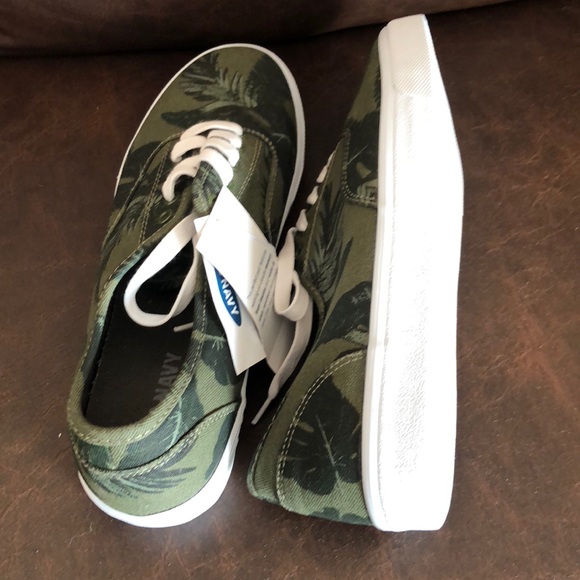 Old navy Sneakers for men new with tags - Picture 8 of 8